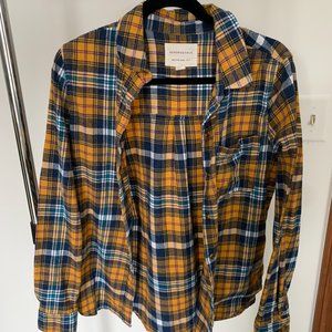 Boyfriend-fit flannel top
